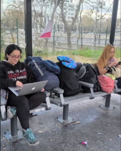 Diana y Stella trabajando Paris